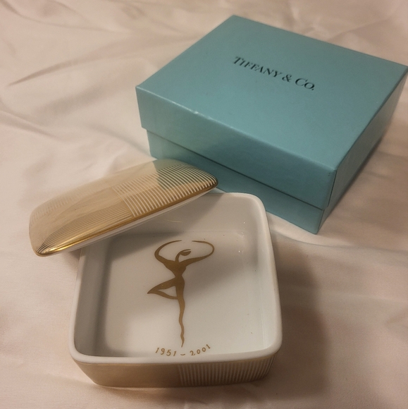 Tiffany & Co. Porcelain Trinket Box - Picture 2 of 9